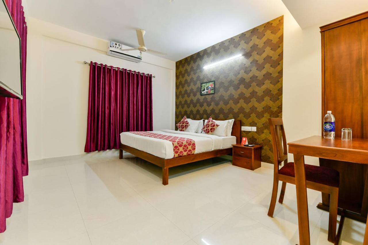Hotel Hilite Inn Kochi Екстериор снимка