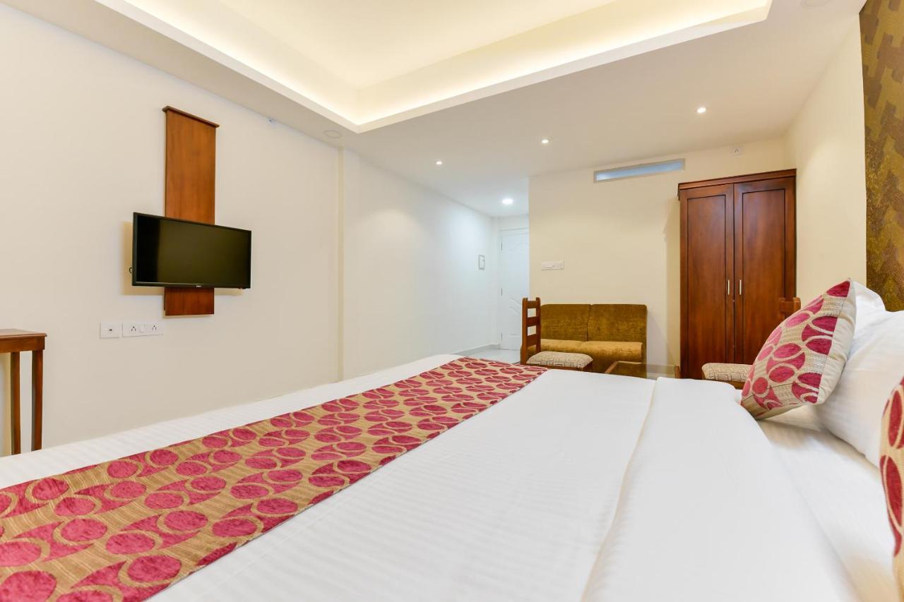 Hotel Hilite Inn Kochi Екстериор снимка