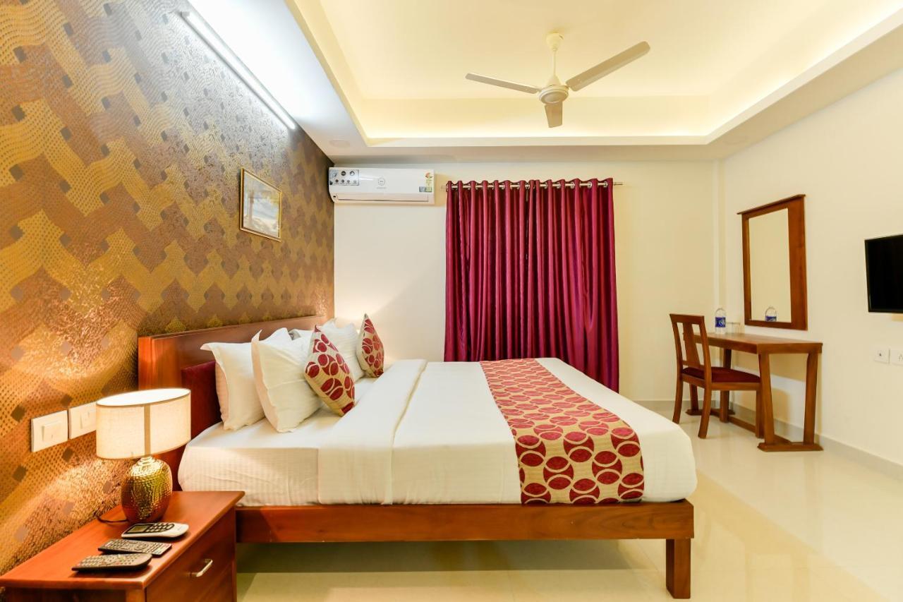 Hotel Hilite Inn Kochi Екстериор снимка