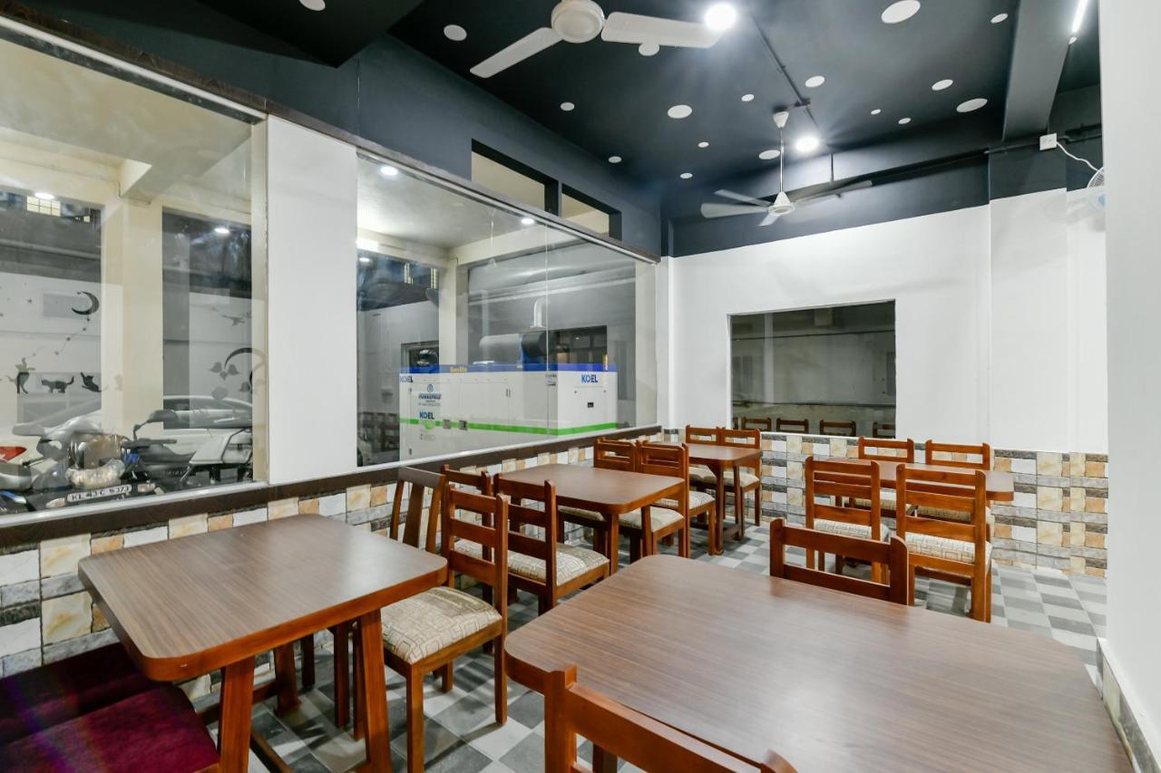 Hotel Hilite Inn Kochi Екстериор снимка