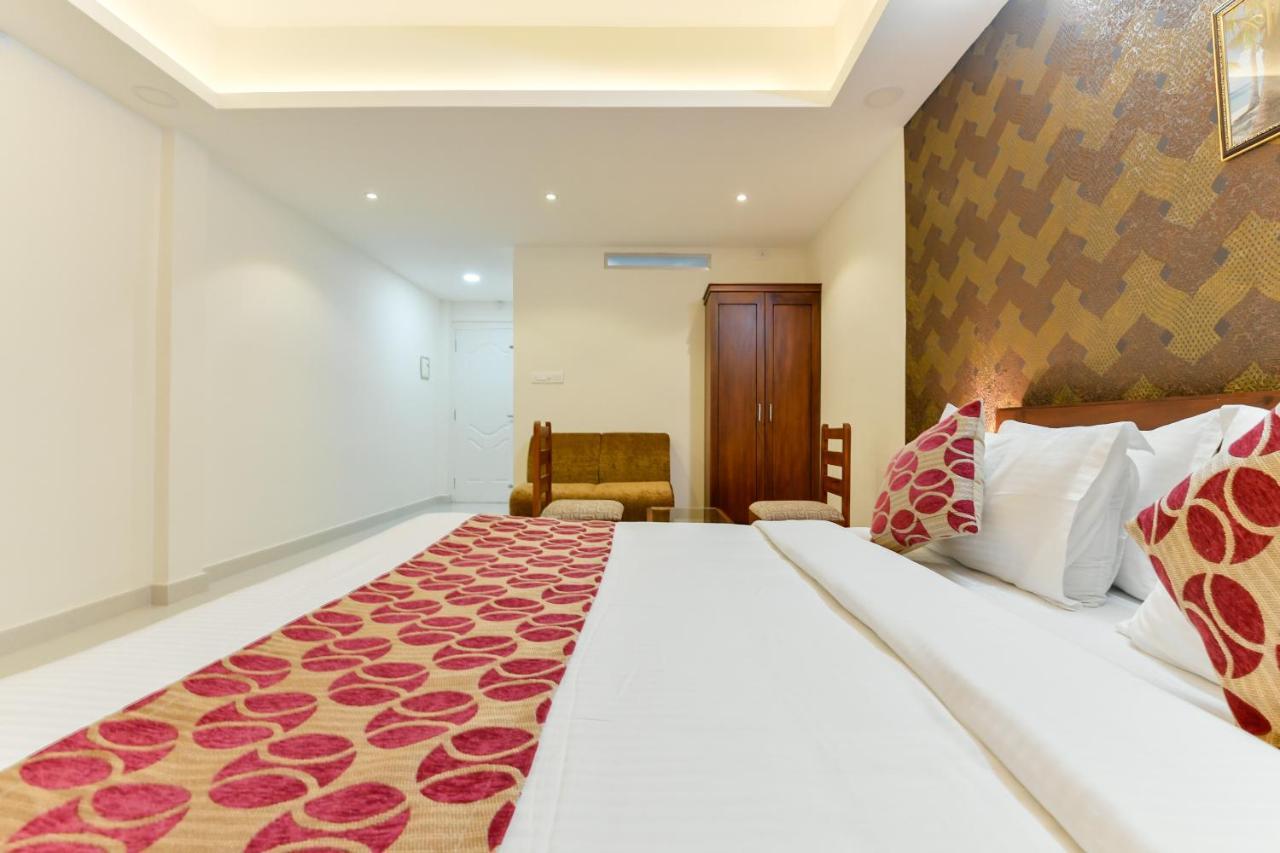 Hotel Hilite Inn Kochi Екстериор снимка