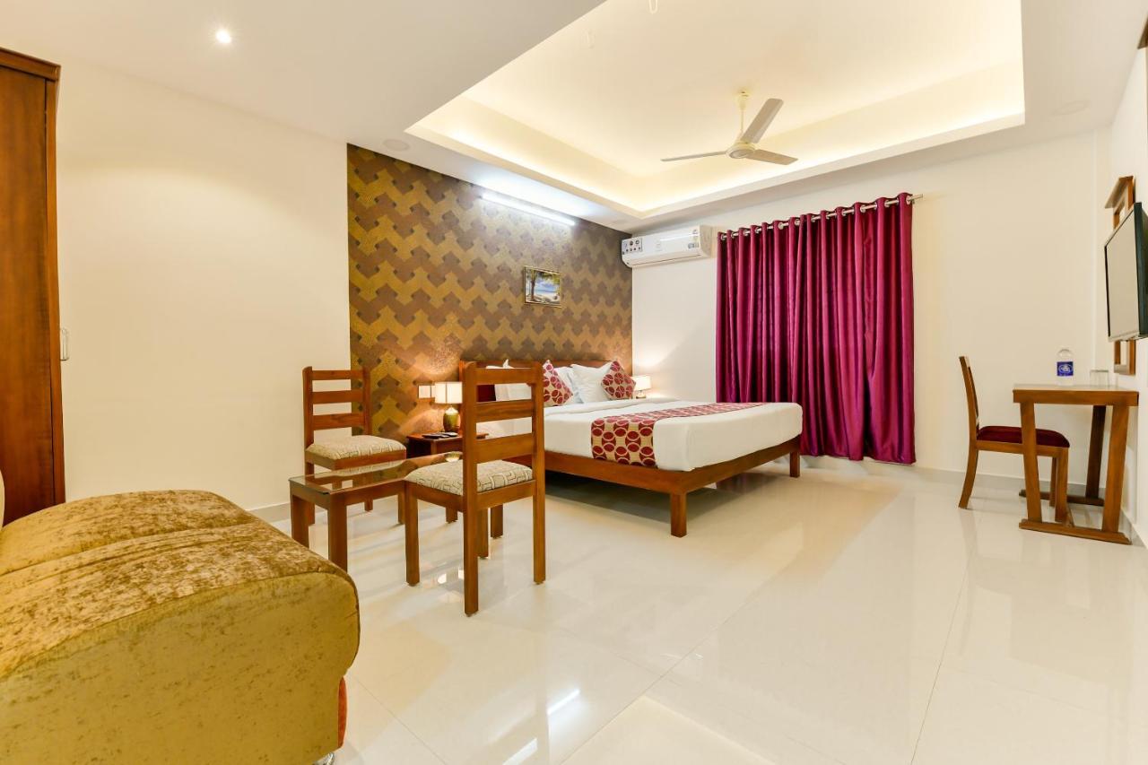 Hotel Hilite Inn Kochi Екстериор снимка