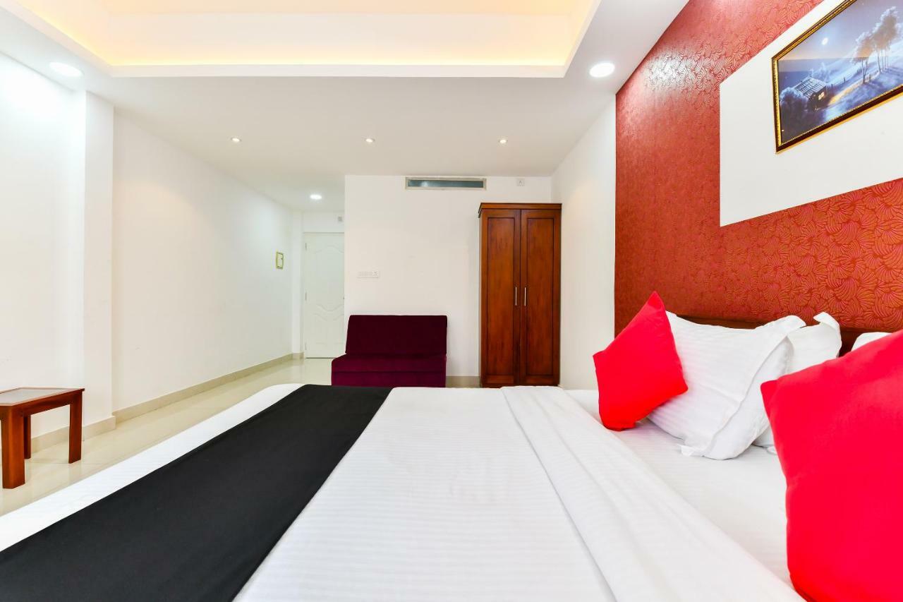Hotel Hilite Inn Kochi Екстериор снимка