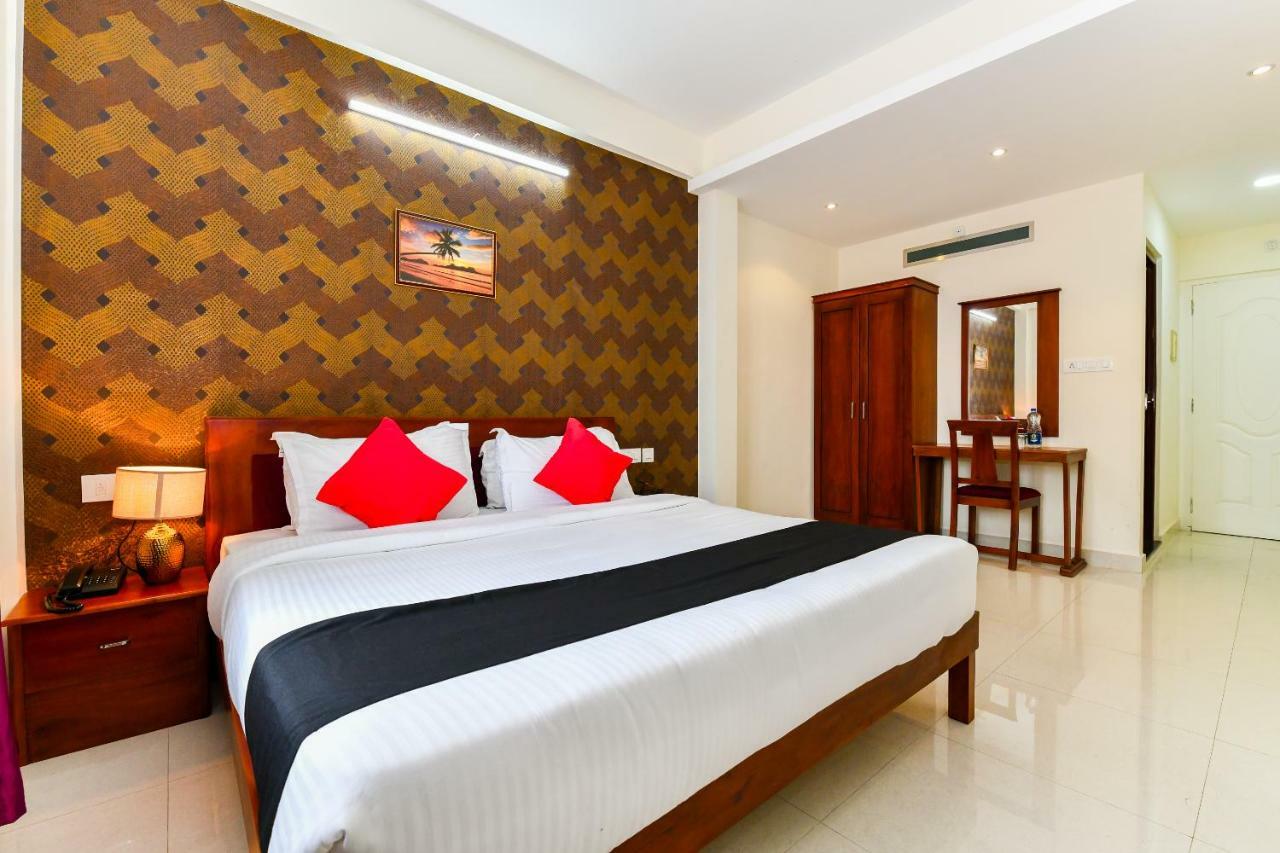 Hotel Hilite Inn Kochi Екстериор снимка