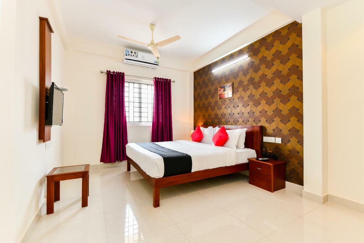 Hotel Hilite Inn Kochi Екстериор снимка
